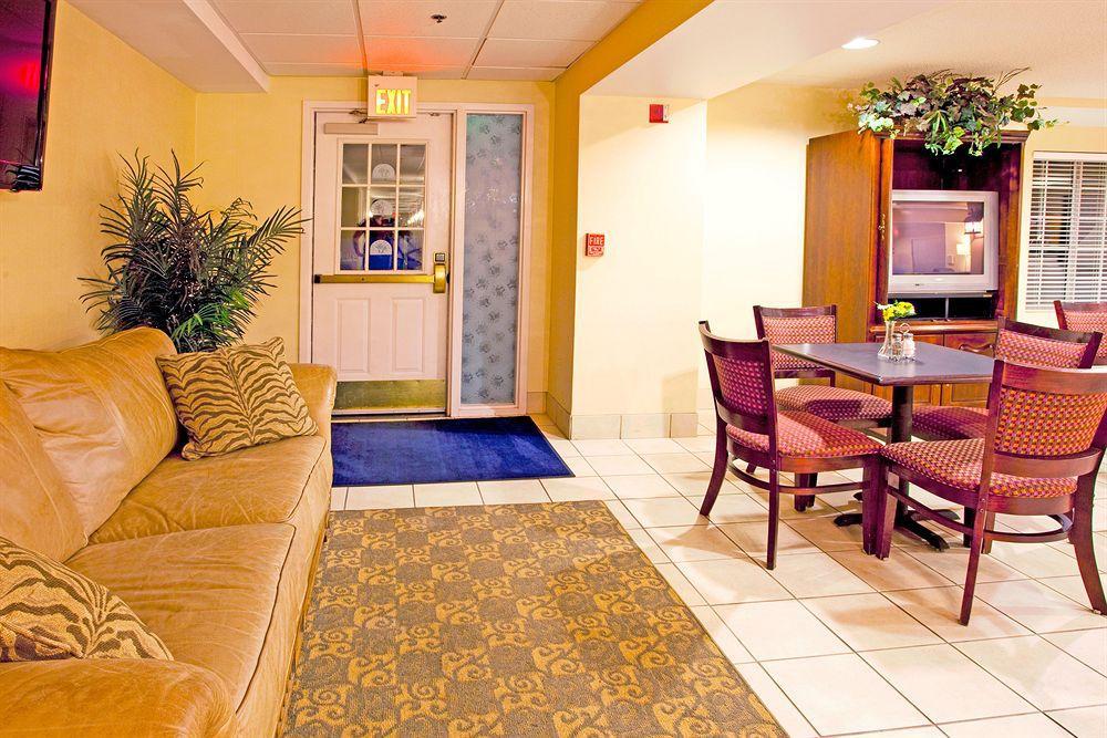Baymont Inn & Suites Braselton Rum bild