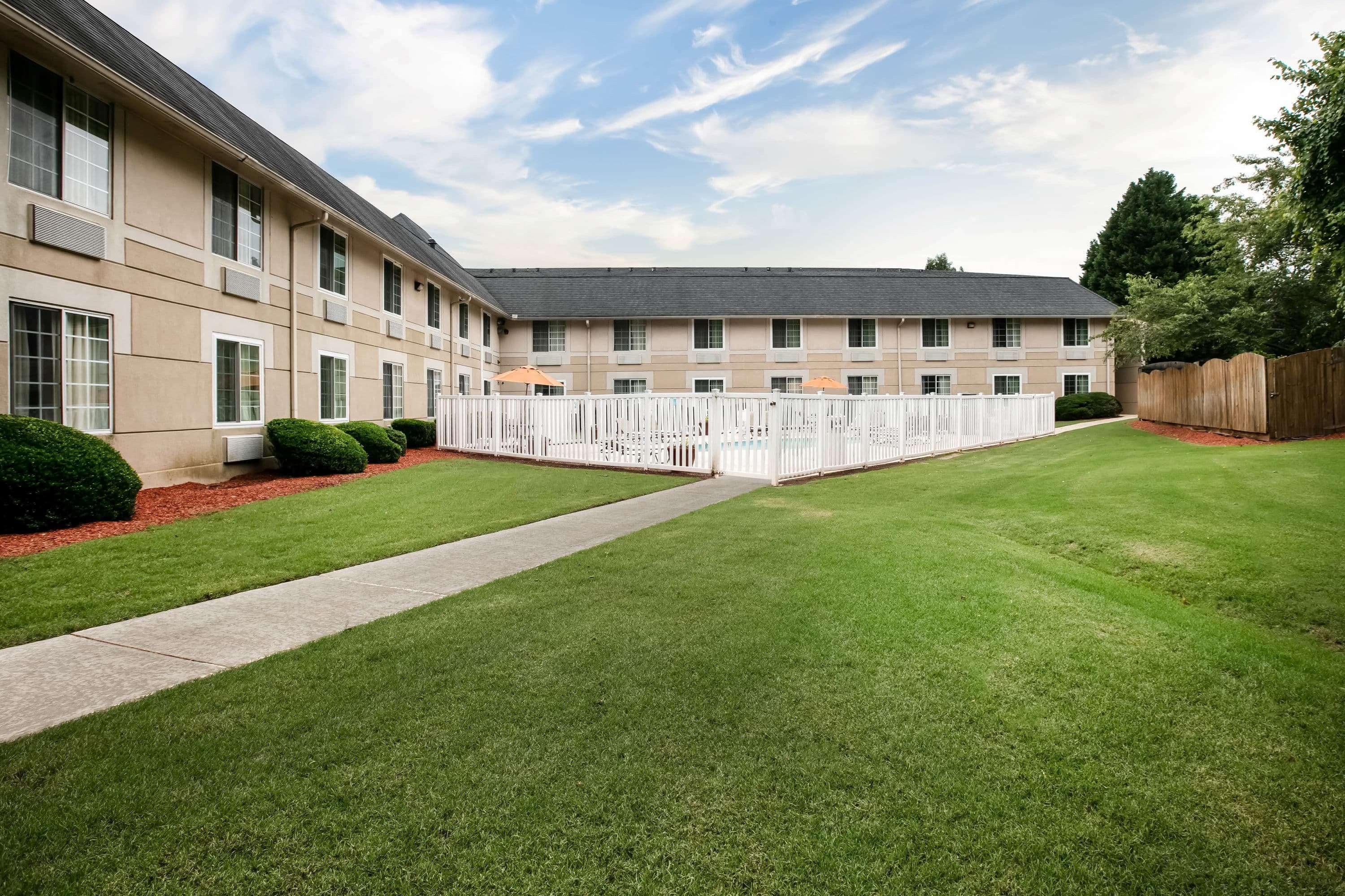 Baymont Inn & Suites Braselton Exteriör bild